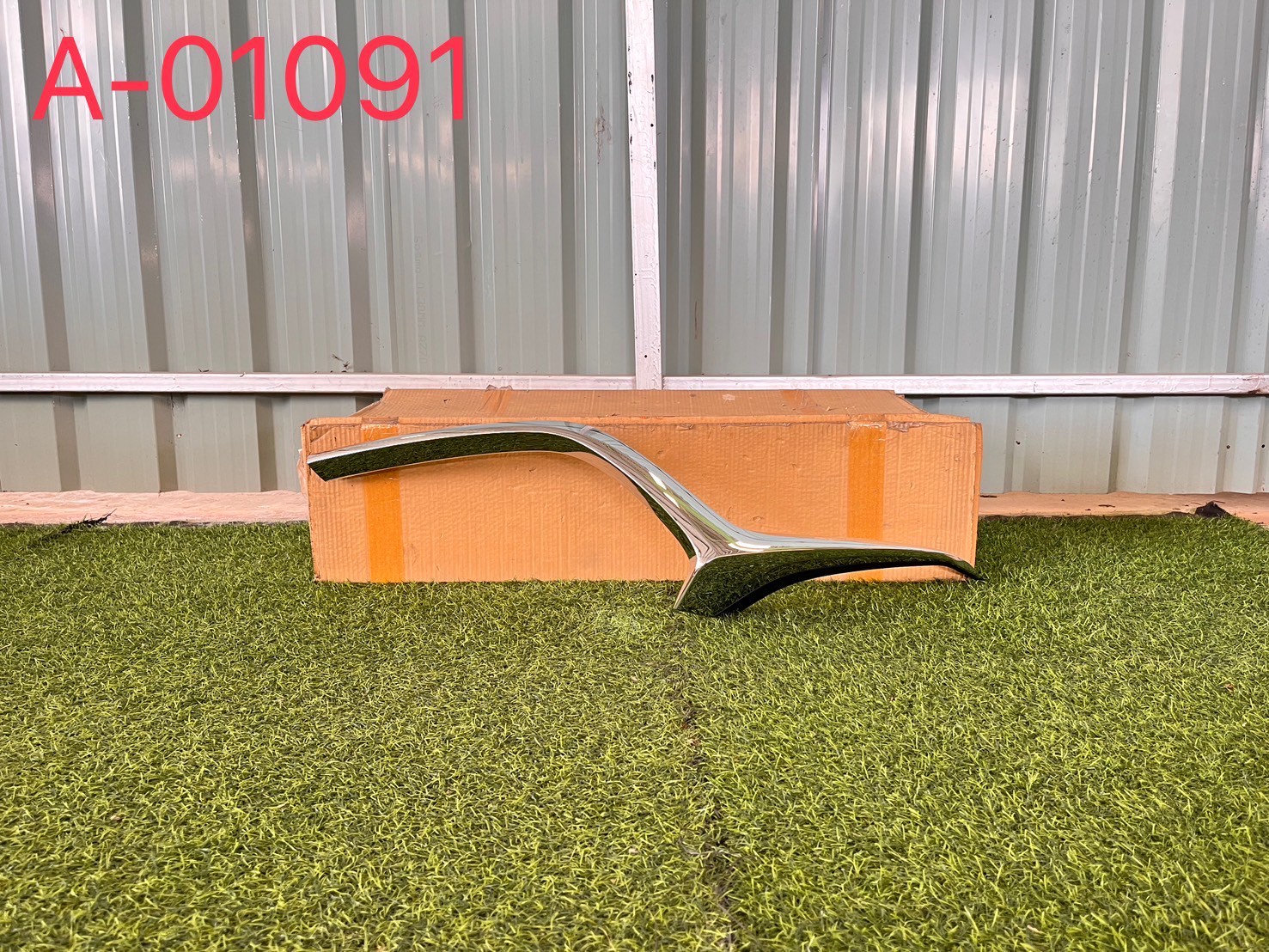 คิ้วโครเมี่ยมหน้ากระจัง R Mazda 2 Skyactiv 2019-21 ใหม่แท้