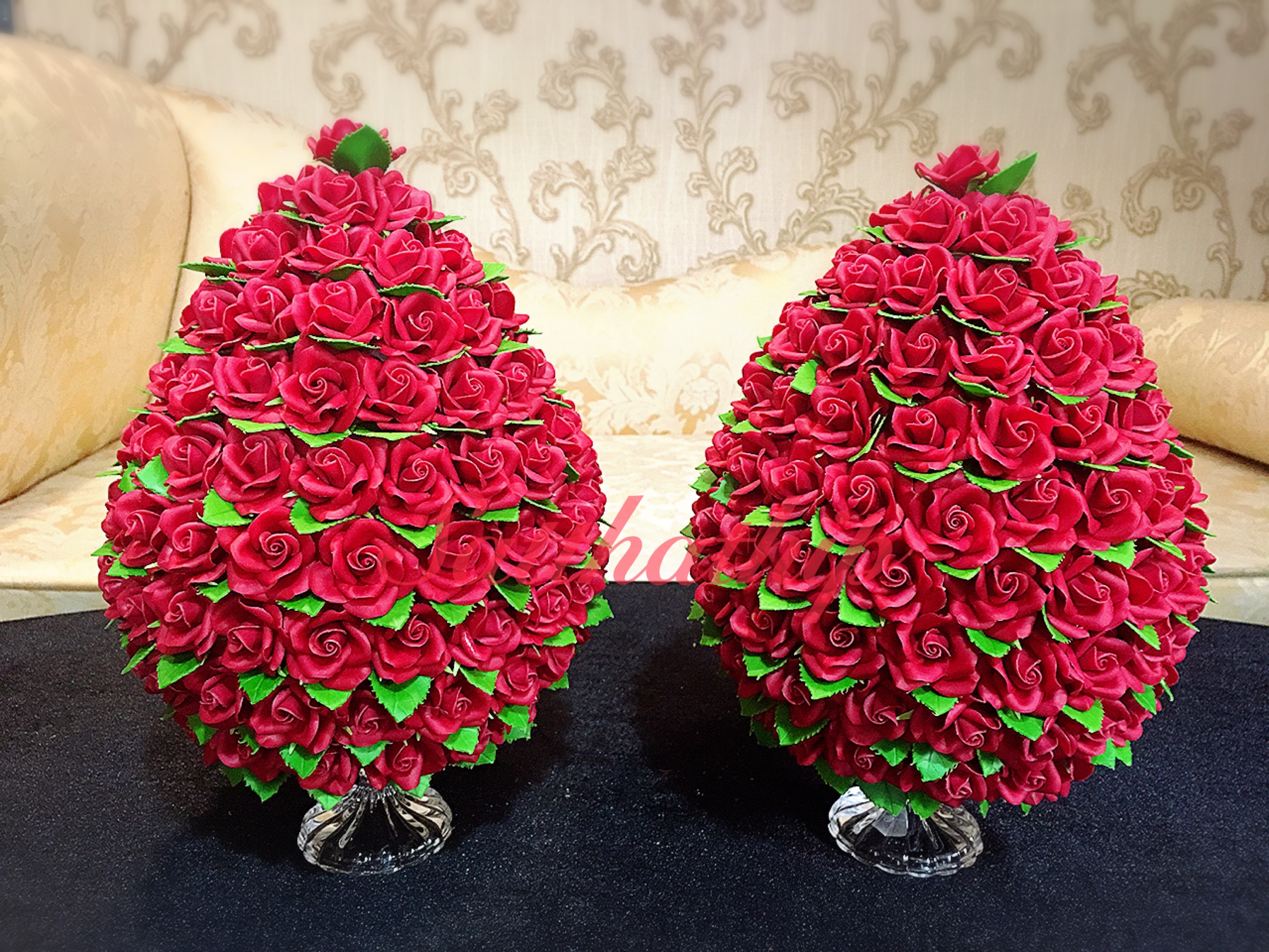 พานพุ่มดอกกุหลาบ ประดิษฐ์จากดิน [7.5 นิ้ว 4,600 บาท/คู่]