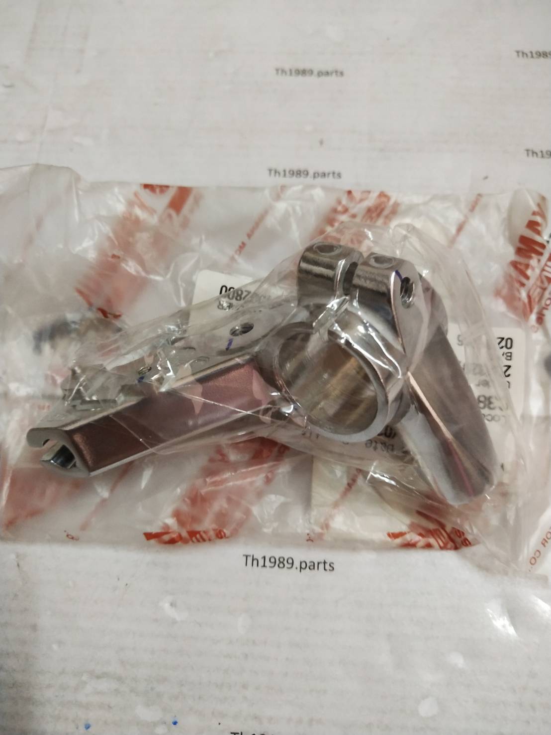 52B-H2911-00 หูยึดมือเบรค FIORE 2011-2012 , FILANO 2012-2013 อะไหล่แท้ YAMAHA