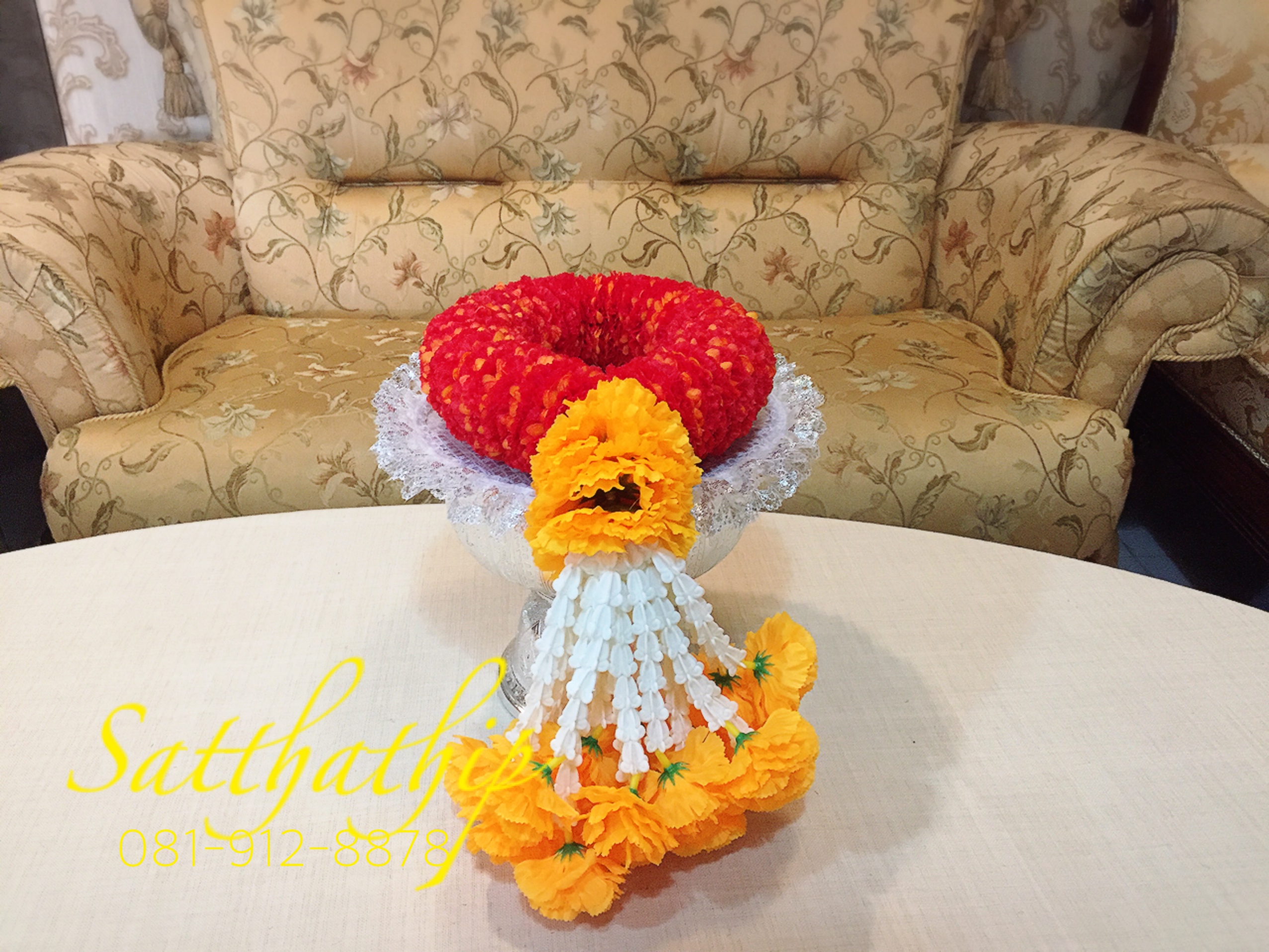 พวงมาลัยฮินดู/พวงมาลัยผ้า ดอกมัม (ร้อยด้วยกลีบ) สีแดง,เหลือง - Fabric garland