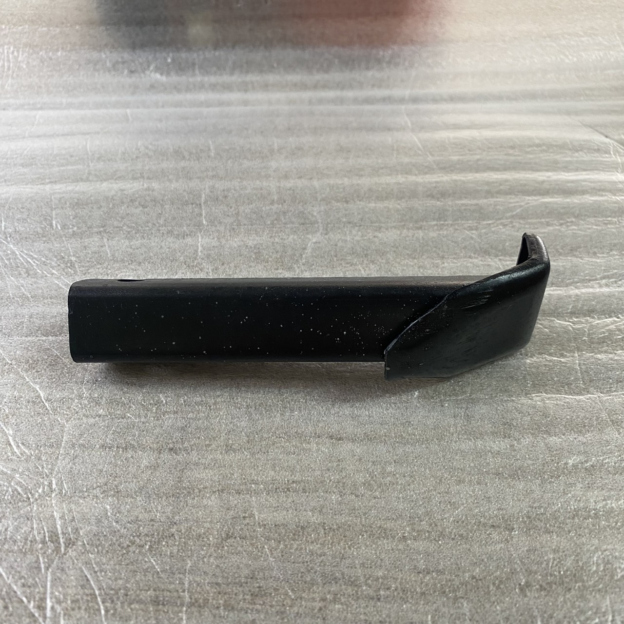 เหล็กพักเท้าหลังซ้าย SPARK115I 2013-2016 , SPARK LX 2017 อะไหล่แท้ YAMAHA 1FC-F7431-00