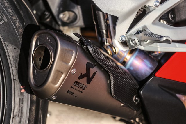 ท่อ Akrapovic Slip on และ ฟูล สำหรับ Street fighter V4 2019+ (For Exhibition only)