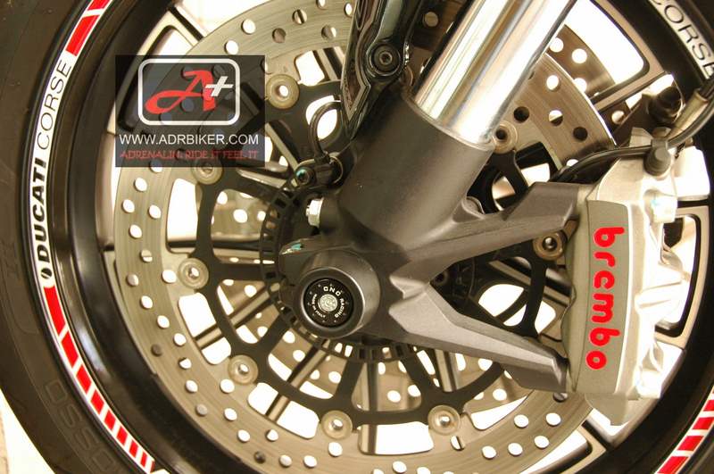 กันล้มล้อหน้า CNC racing สำหรับ Panigale V4 2025+