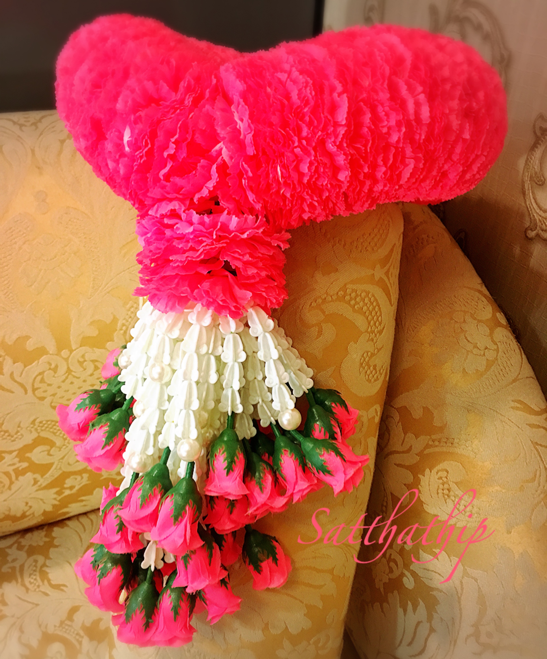 พวงมาลัยผ้า - พวงมาลัยดอกคาเนชั่น ประดิษฐ์ - พวงมาลัยถวายศาลพระภูมิ - Fabric garland