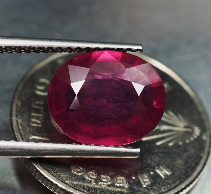 พลอยทับทิม (Ruby) 3.80 กะรัตสีแดงชมพู