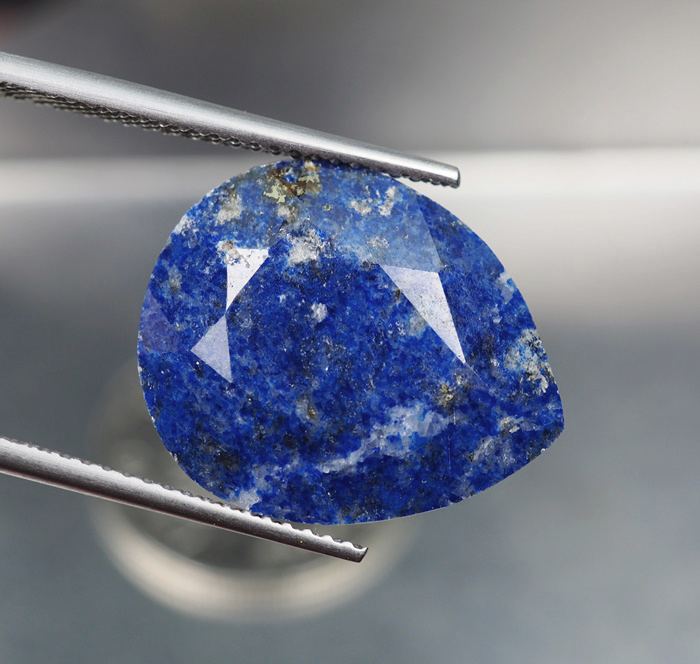 ลาพิสลาซูลี (Blue Lapis Lazuli) 14.06 กะรัต