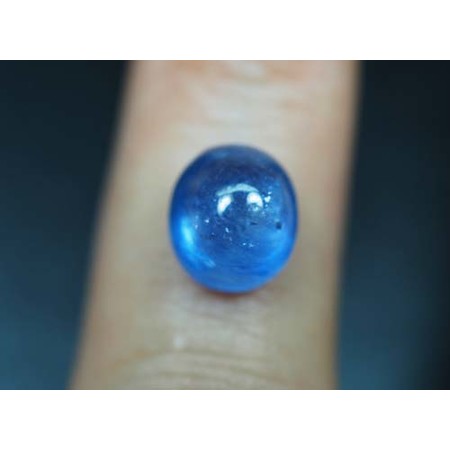 พลอยไพลินหลังเบี้ย (Sapphire) 3 กะรัต