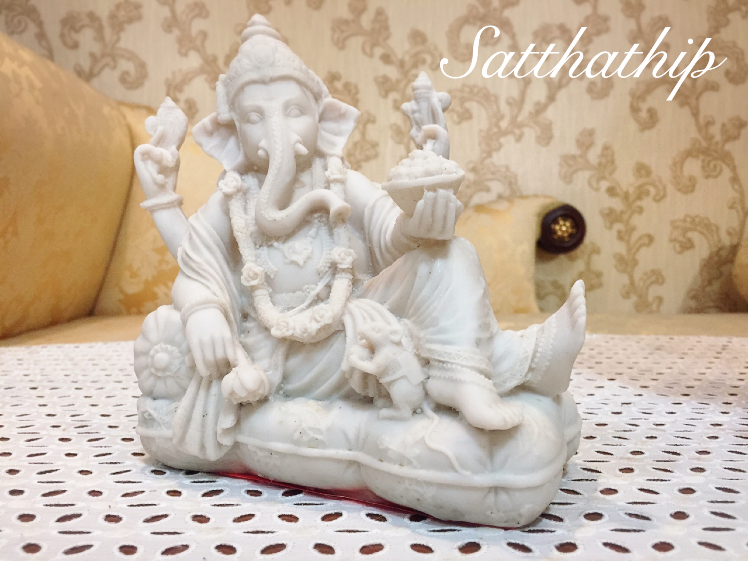 พระพิฆเนศ ปางเสวยสุข (เรซิ่น) - Ganesha: Lord of Success