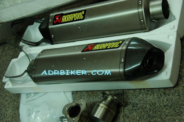 ท่อ akrapovic ทรง HEX ล่าสุด สำหรับ ktm 990 adventure (For Exhibition only)