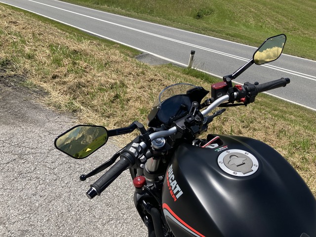 กระจกมองข้าง รุ่น Genesi จาก Rizoma ข้างละ