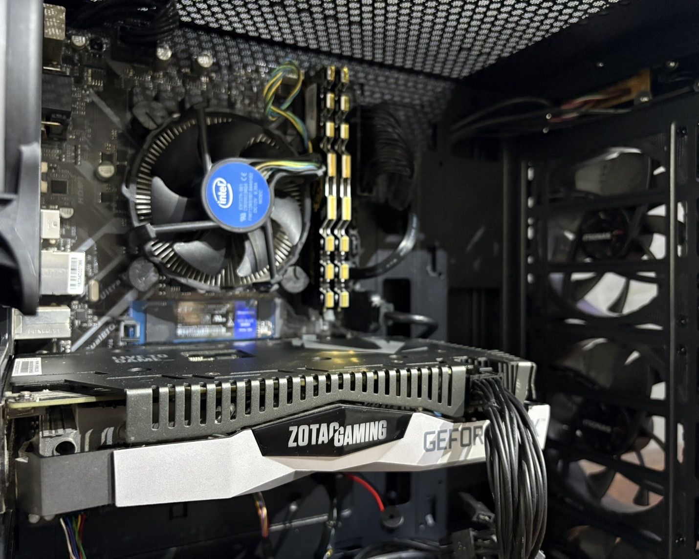 PC ประกอบ Intel Core i5-9400F / Ram 16GB / ZOTAC GeForce RTX 2060