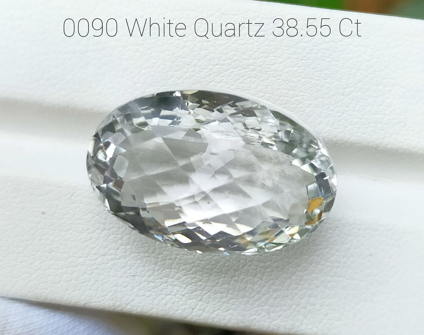 ควอร์ตสีขาว 38.55 กะรัตสวยมาก AAA