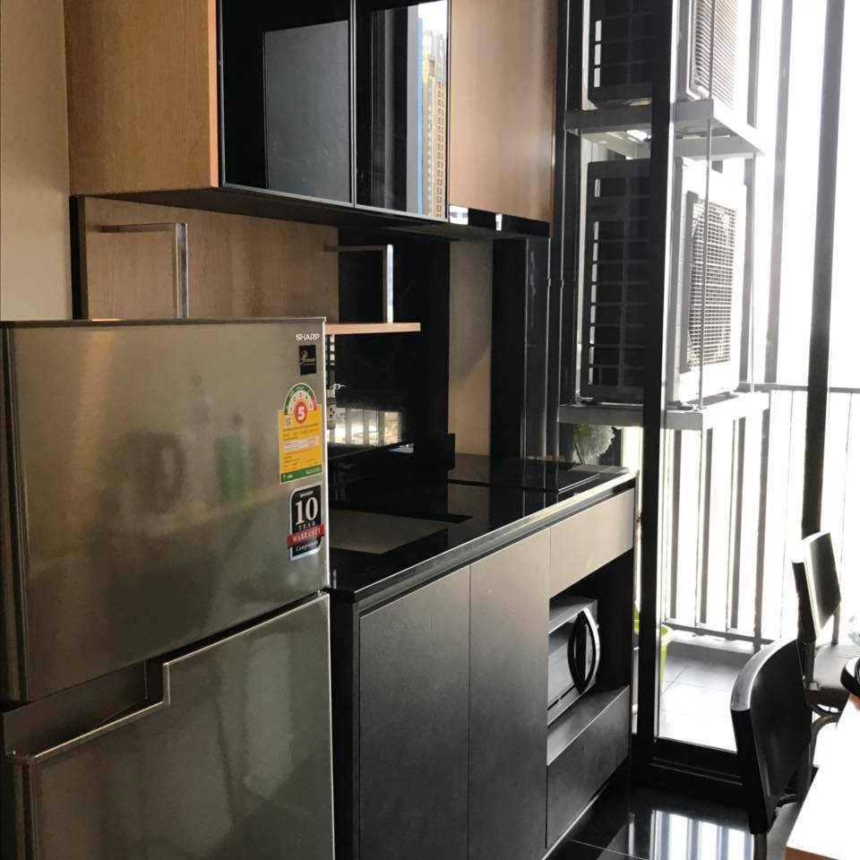 The Line Jatujak Mochit