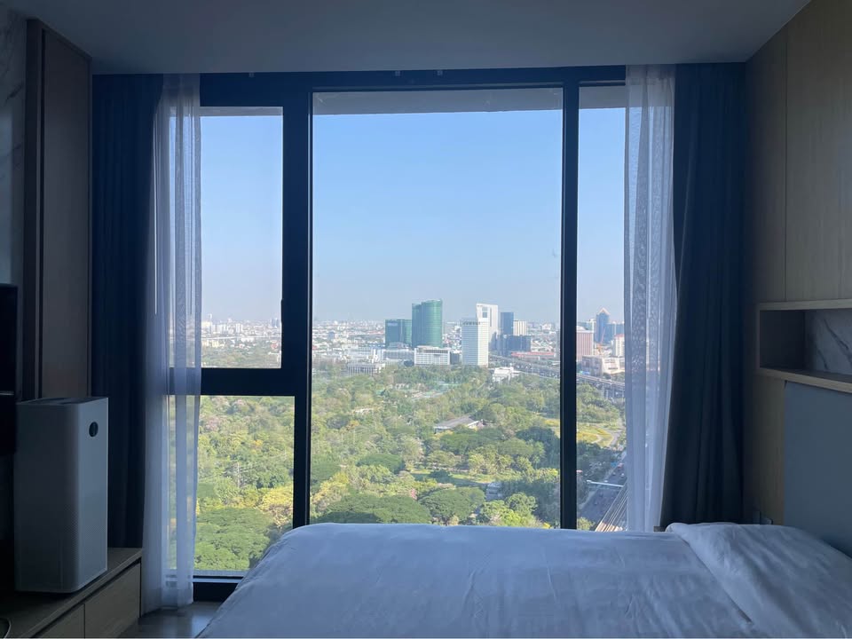 The Line Jatujak Mochit