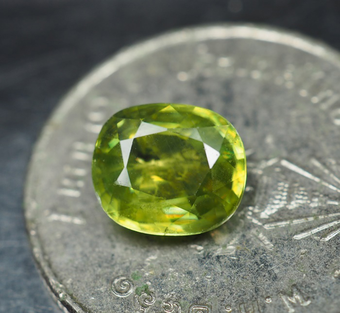 พลอยแท้สฟีน (Sphene) 1.50 กะรัต