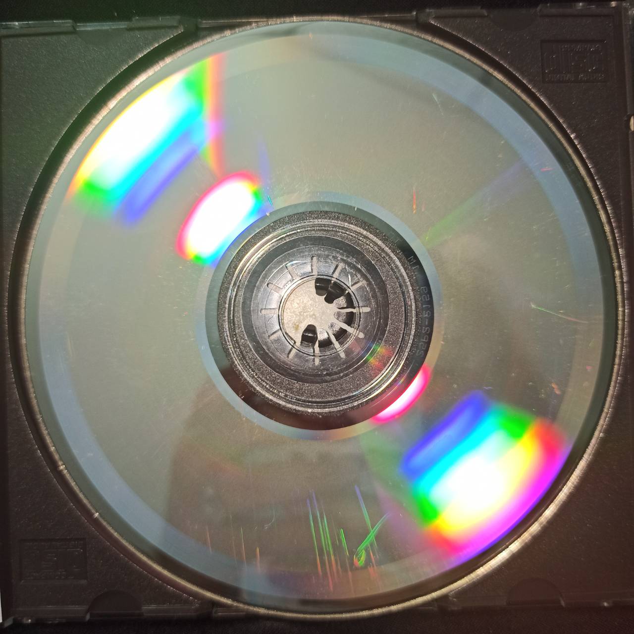 Roberta Flack – Oasis / JAPAN / เขี้ยวล็อคฐานซีดีหัก / มีรอยบ้าง