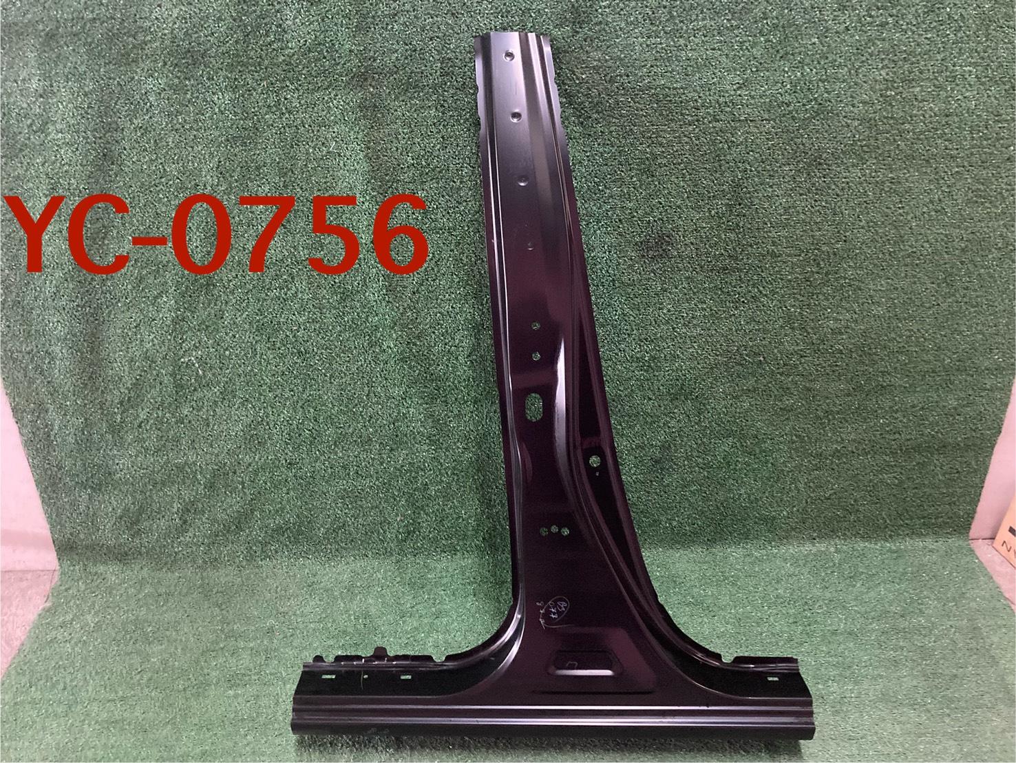 เสาเก๋งกลาง R Toyota Fortuner 2021+แท้ศูนย์