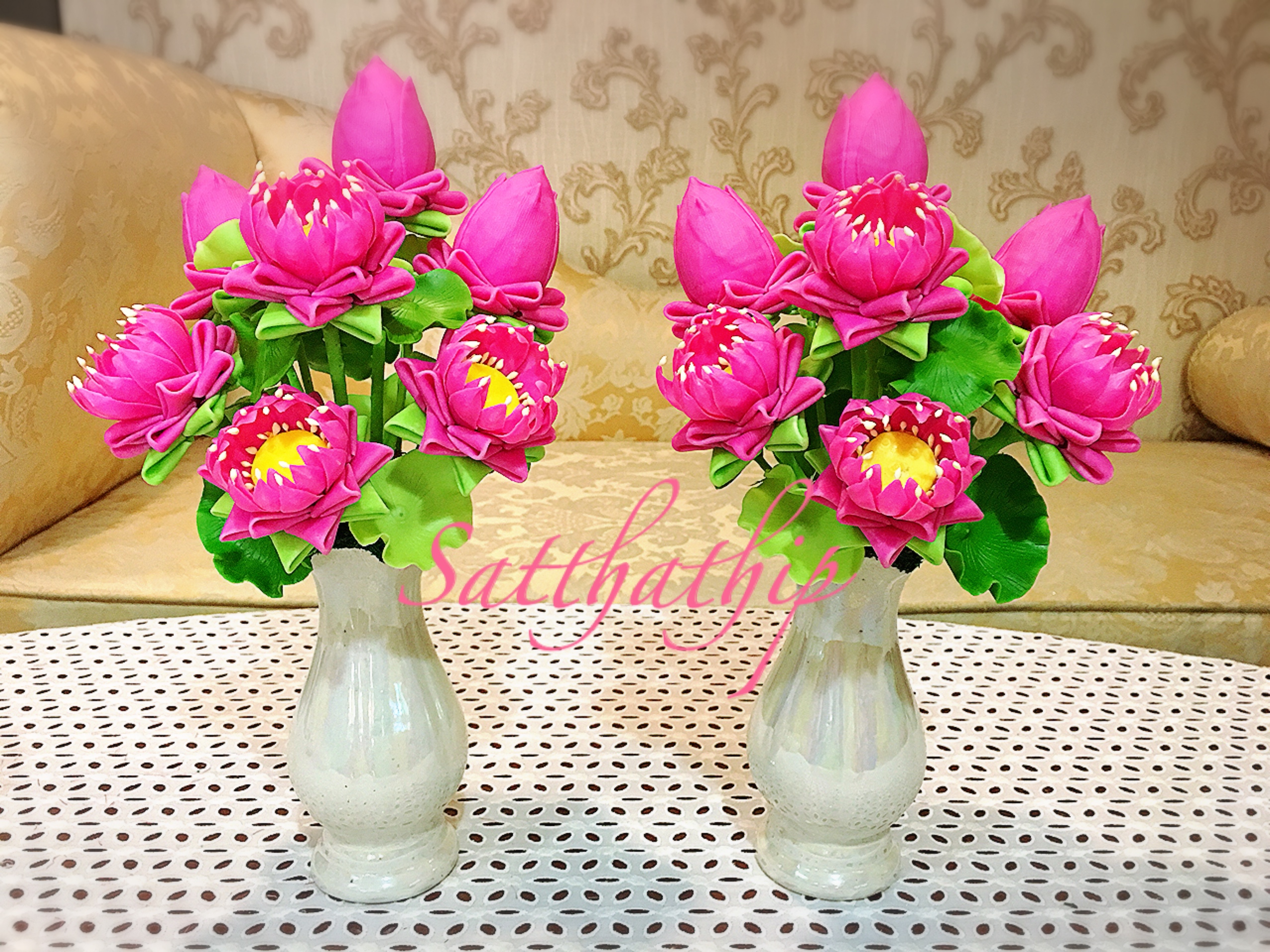 แจกันดอกบัว - ดอกบัวประดิษฐ์ - แจกันดอกบัวพับสีชมพู (ข้างละ 7 ดอก) ประดิษฐ์จากดิน - แจกันดอกบัวประดิษฐ์ - Lotus Flower