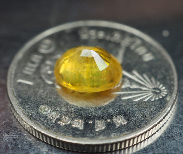 บุษราคัมอัฟริกาสีเหลือง (Sapphire) 1.97 กะรัต