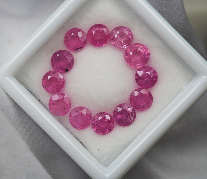 พลอยทับทิม (Ruby) 5 กะรัต 12 ชิ้นสีชมพู