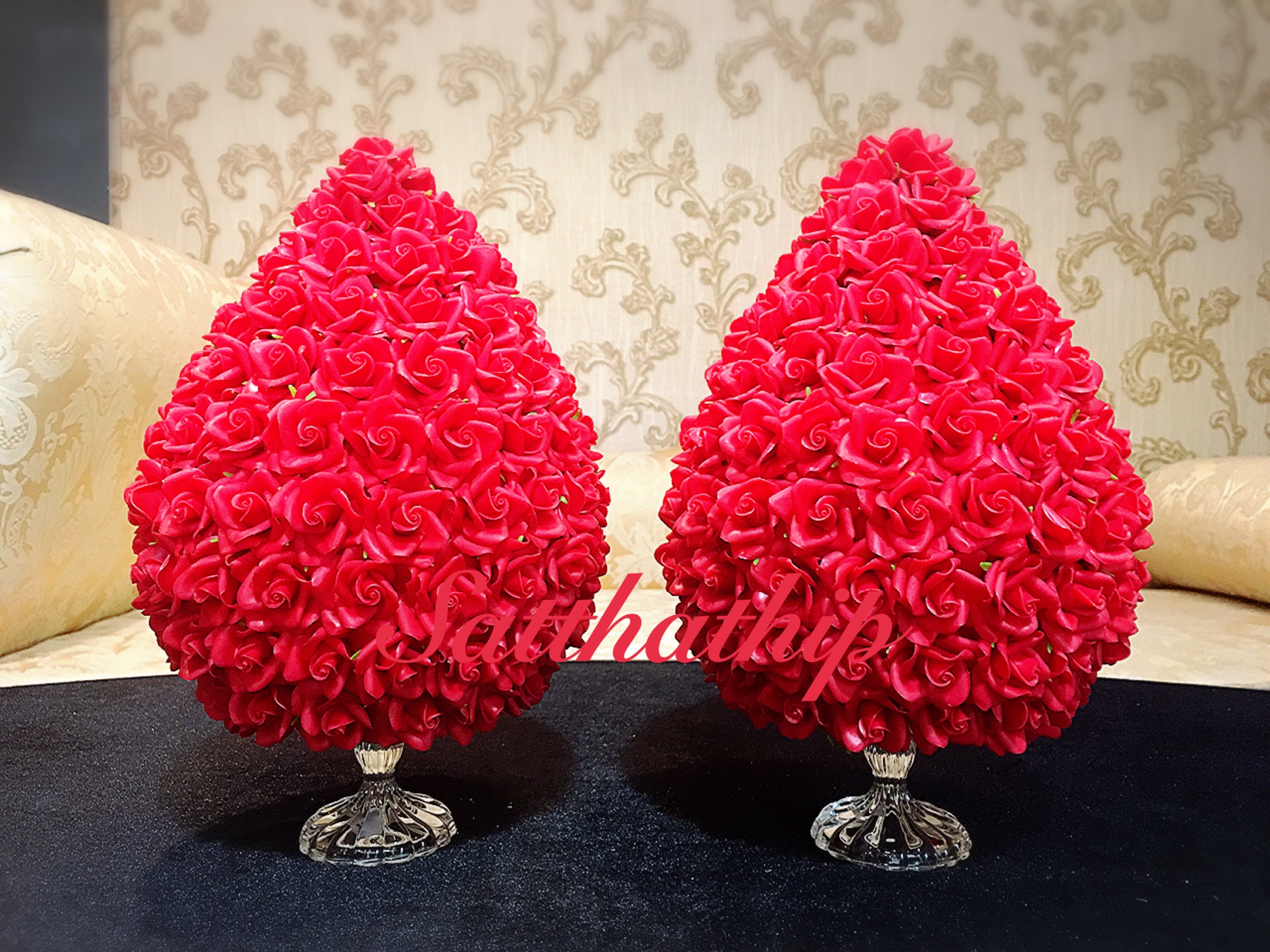 พานพุ่มดอกกุหลาบ ประดิษฐ์จากดิน ***ไม่ใส่ใบ [7.5 นิ้ว 4,600 บาท/คู่]