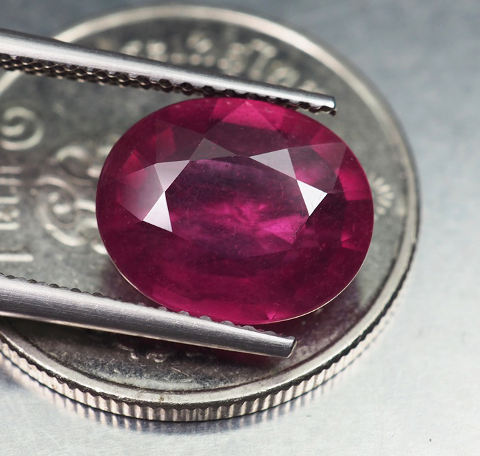 พลอยทับทิม (Ruby) 3.80 กะรัตสีแดงชมพู