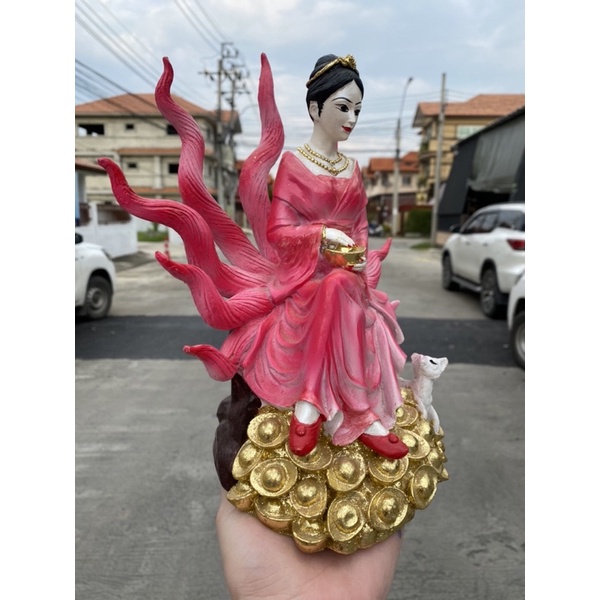 จิ้งจอกเก้าหาง สูง12นิ้ว กว้าง6นิ้ว สีเเดง