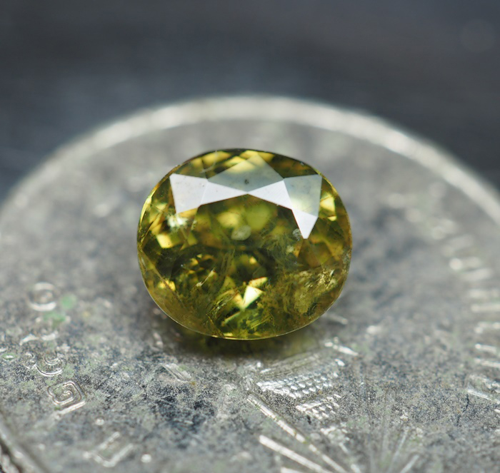 พลอยแท้สฟีน (Sphene) 1.40 กะรัต
