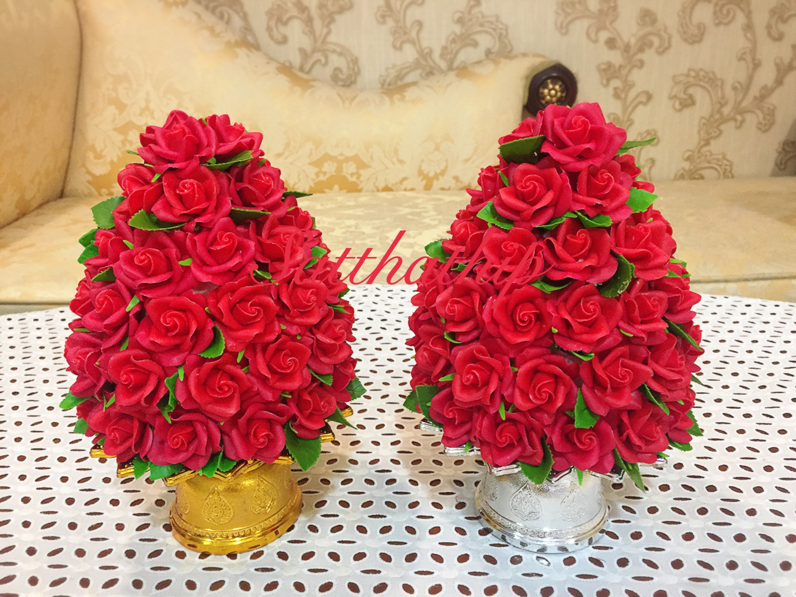 พานพุ่มดอกกุหลาบ ประดิษฐ์จากดิน [4.5 นิ้ว 1,500 บาท/คู่]