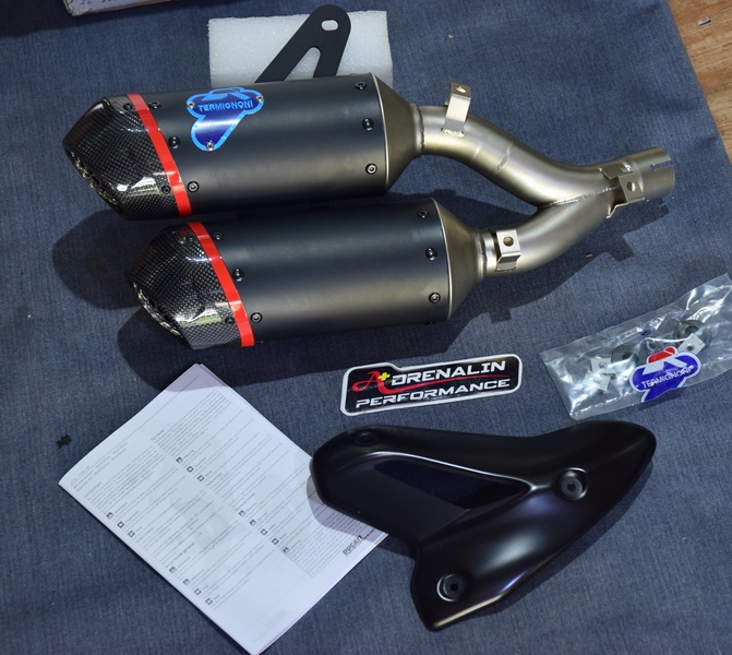 ท่อคู่ termignoni สำหรับ Monster 937 ducati performance ท่อดำปากคาร์บอน เฉพาะปลาย (For Exhibition only)