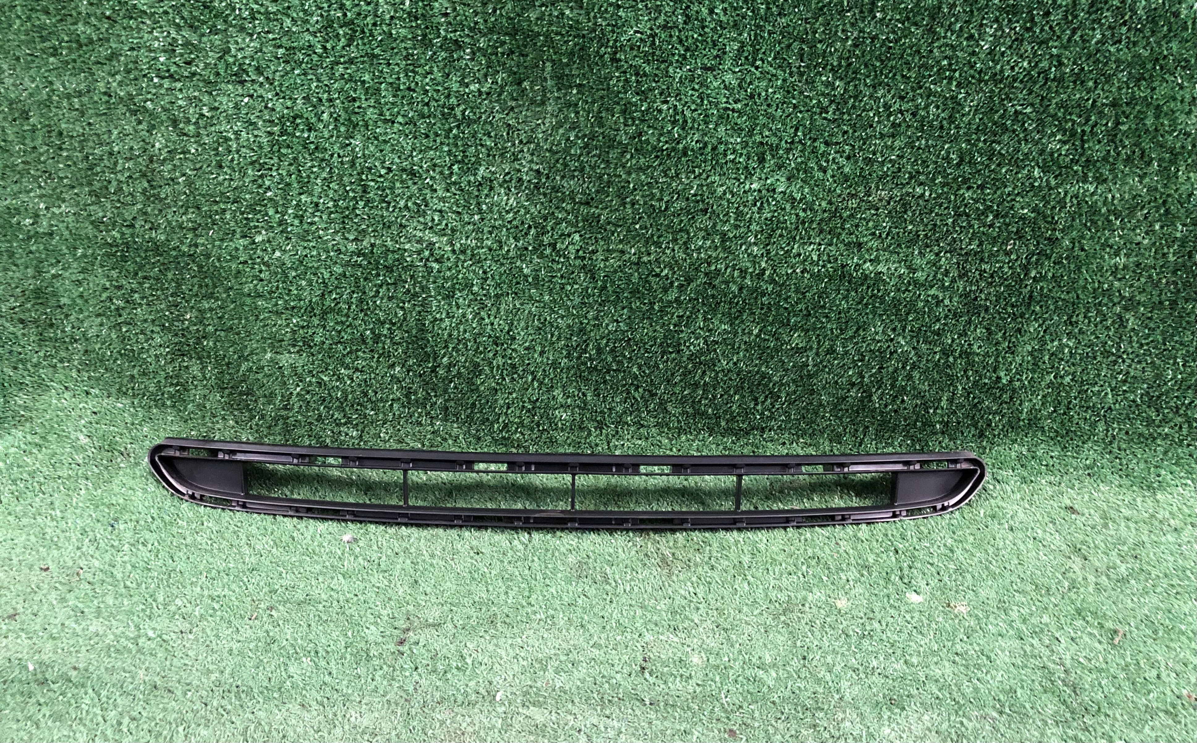 ช่องลมกันชนหน้าอันบน Toyota Yaris