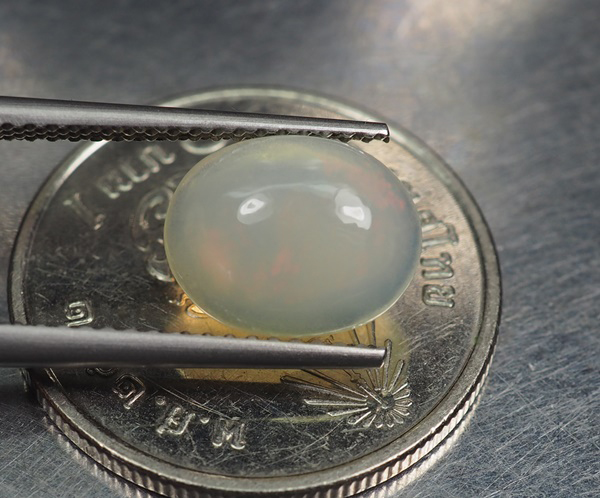 โอปอลหลากสี (Opal) 1.37 กะรัต