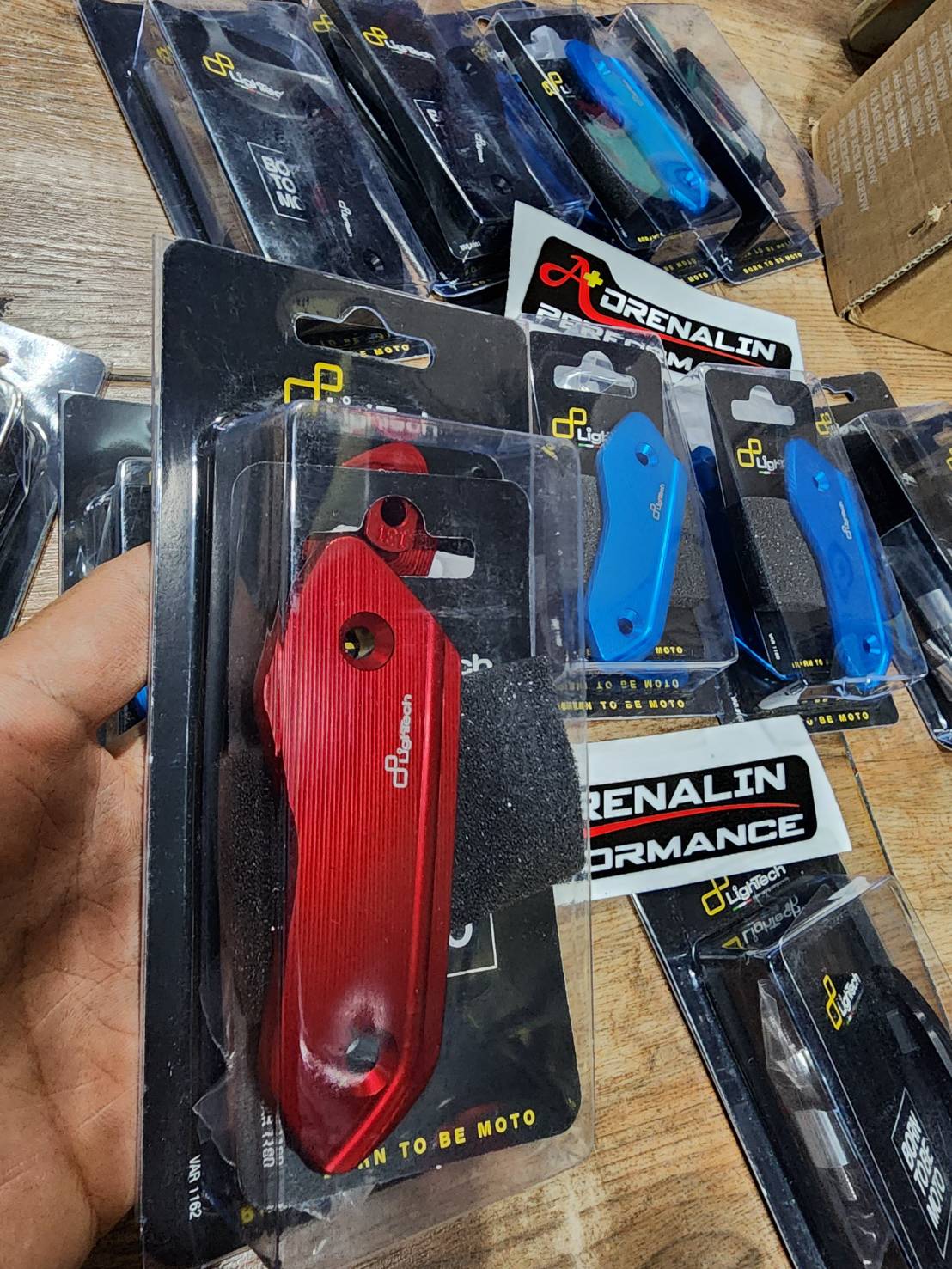 อุดกระจก lightech tmax 560 2025+ แป้นอุดกระจก ของแท้ italy