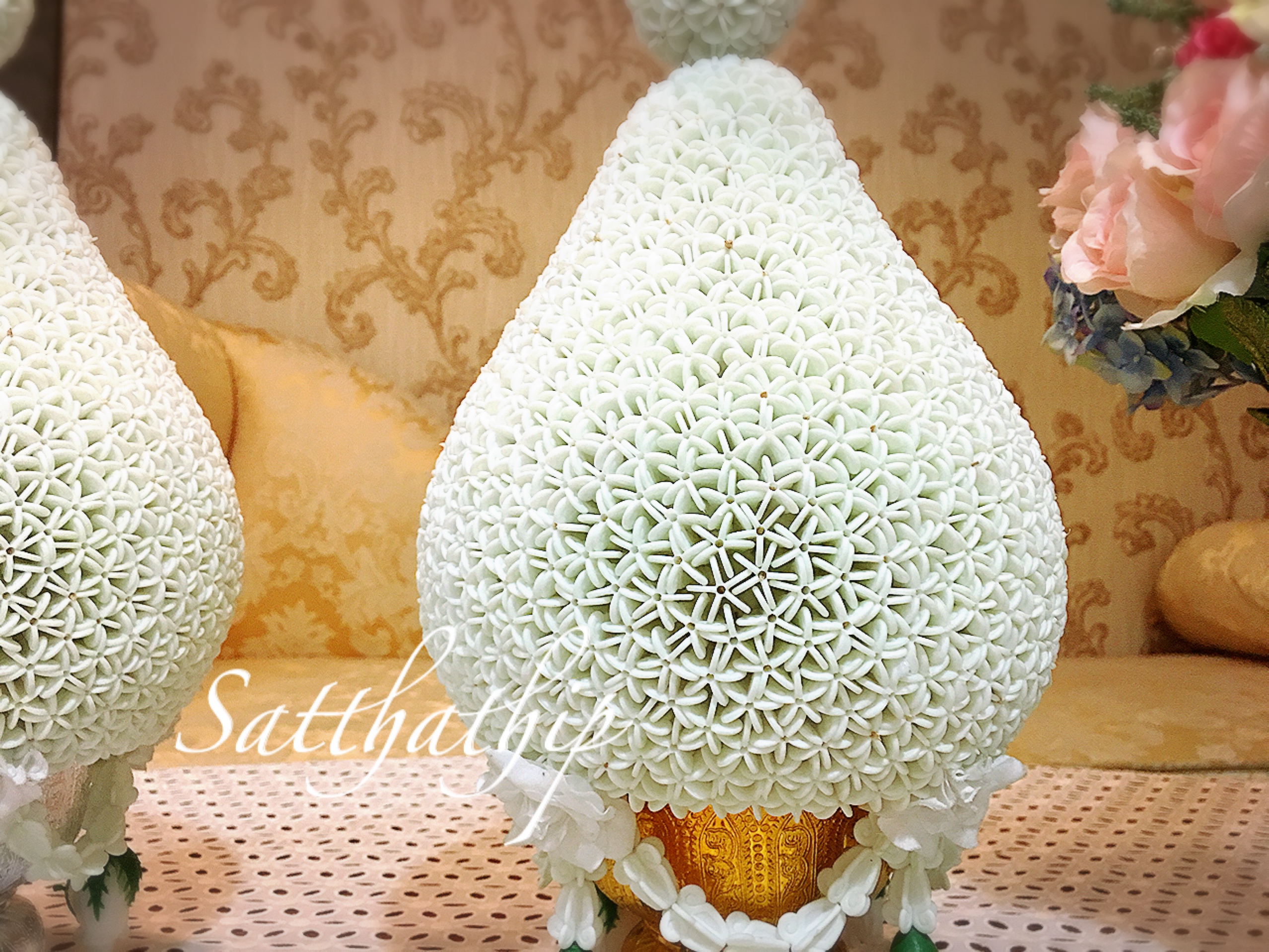 พานพุ่ม - พานพุ่มสักการะ - พานพุ่มดอกรัก - พานพุ่มดอกรักประดิษฐ์ (พลาสติก) - พานพุ่มสีขาว - Panpum