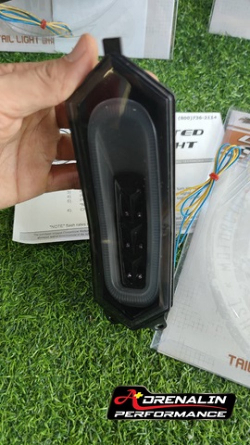 ไฟท้าย พร้อมไฟเลี้ยวในตัว Competition werkes สำหรับ R1 2015+