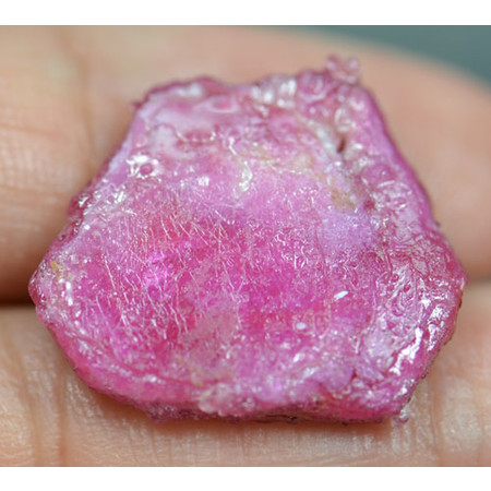 พลอยก้อนทับทิม (Ruby) 17.60 กะรัต