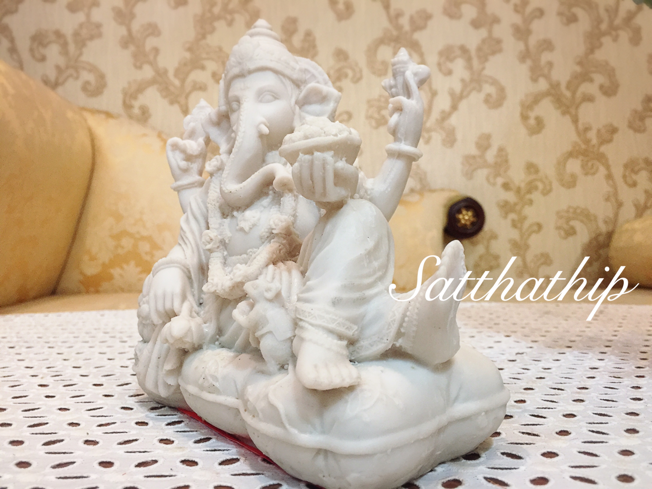 พระพิฆเนศ ปางเสวยสุข (เรซิ่น) - Ganesha: Lord of Success