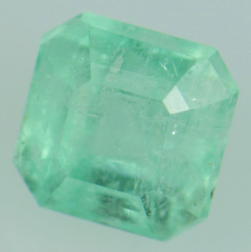 พลอยมรกตดิบ (Emerald) 0.60 กะรัต No oil