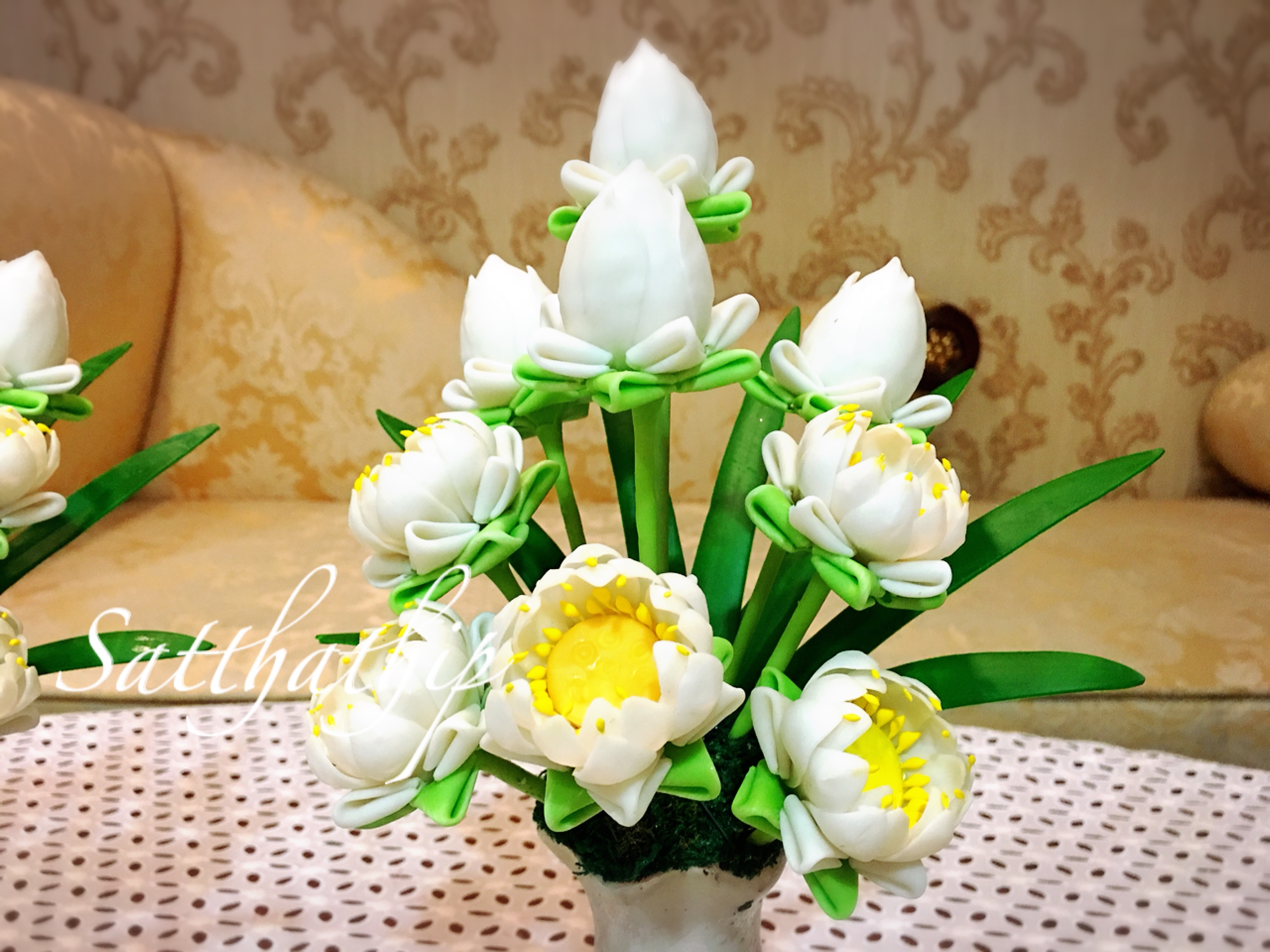 แจกันดอกบัว - ดอกบัวประดิษฐ์ - แจกันดอกบัวพับสีขาว (ข้างละ 9 ดอก) ประดิษฐ์จากดิน - แจกันดอกบัวประดิษฐ์ - Lotus Flower