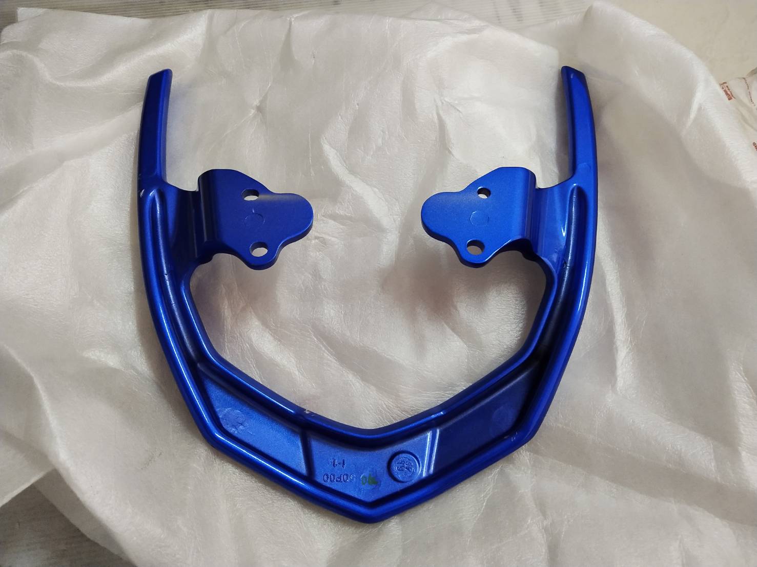 กันตก สีน้ำเงิน สำหรับรุ่น SPARK NANO อะไหล่แท้ YAMAHA 50P-F4773-10-P1