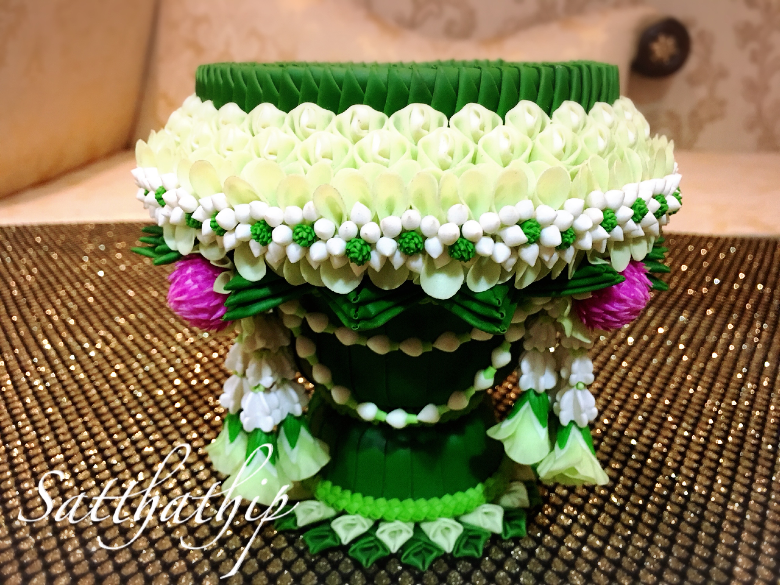 พานใบตอง ประดิษฐ์จากดิน - Tray