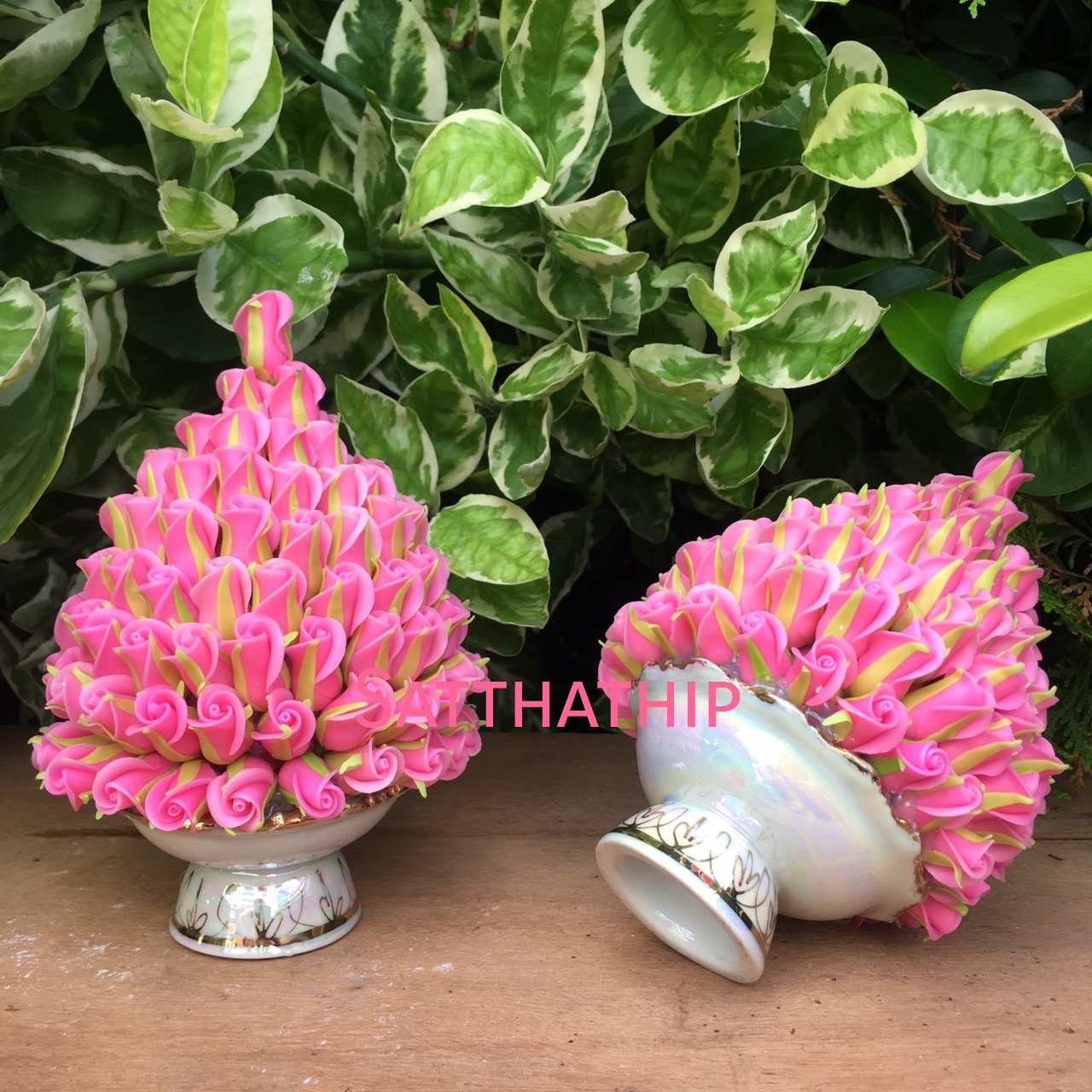 พานพุ่มดอกกุหลาบ ประดิษฐ์จากดิน [4 นิ้ว 1,200 บาท/คู่]