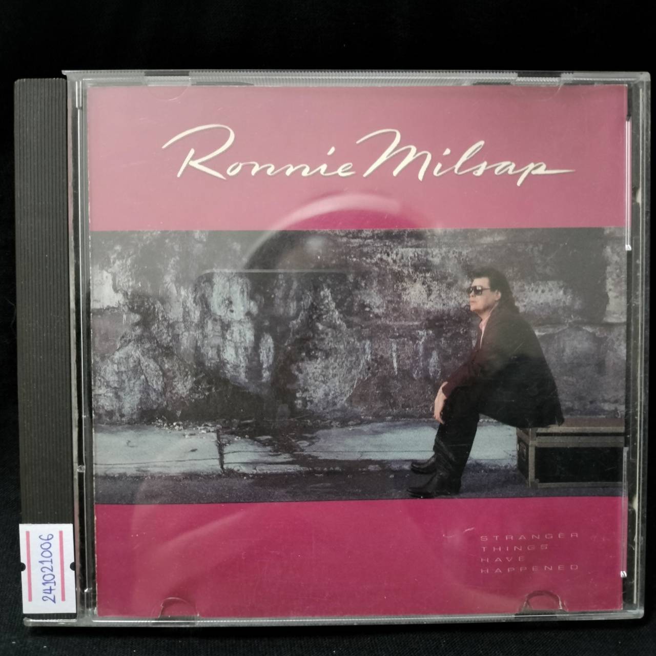 Ronnie Milsap – Stranger Things Have Happened / USA / ฝากล่องหัก / แผ่นดี