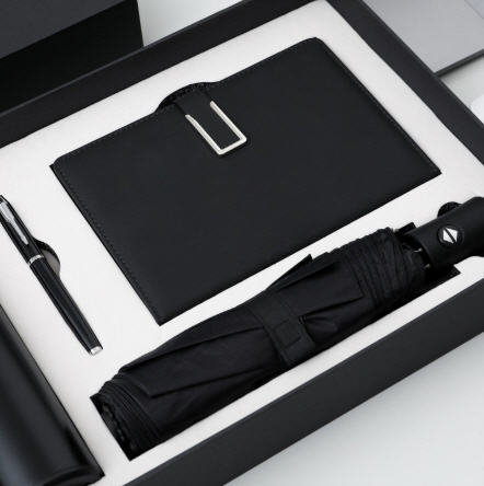 ชุดของขวัญปีใหม่,ชุดสมุด+ปากกา+ร่ม+กระบอกน้ำ,ของขวัญปีใหม่สกรีนโลโก้