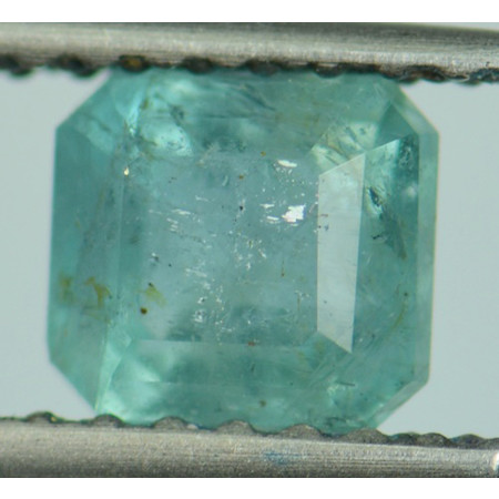 พลอยมรกตดิบ (Emerald) 0.67 กะรัต No oil