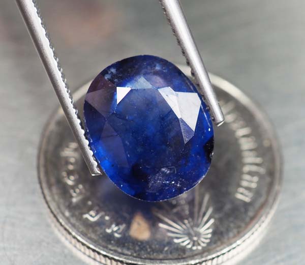 พลอยไพลิน (Sapphire) 5.50 กะรัตลดราคา