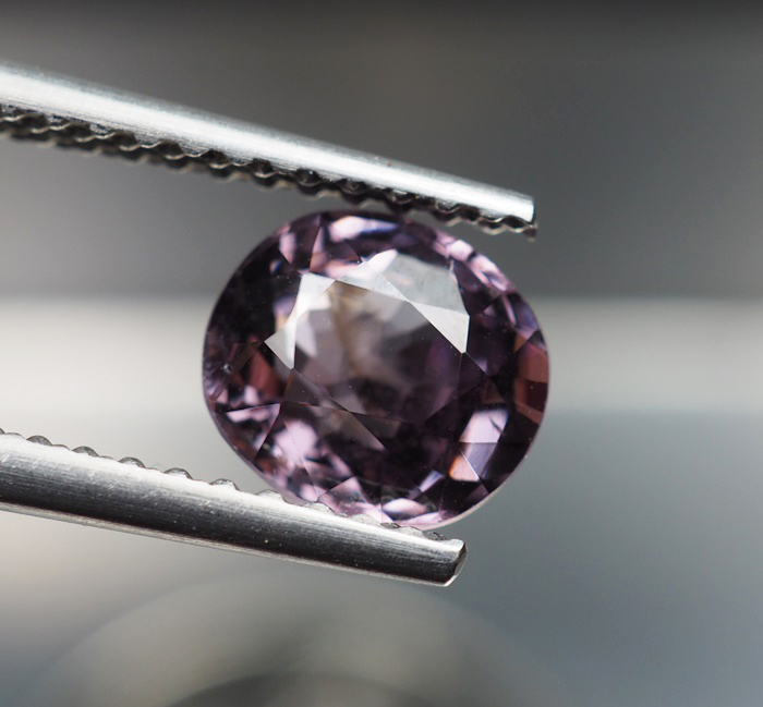 พลอยสปิเนล (Purple Spinel ) 1.05 กะรัตสีม่วง