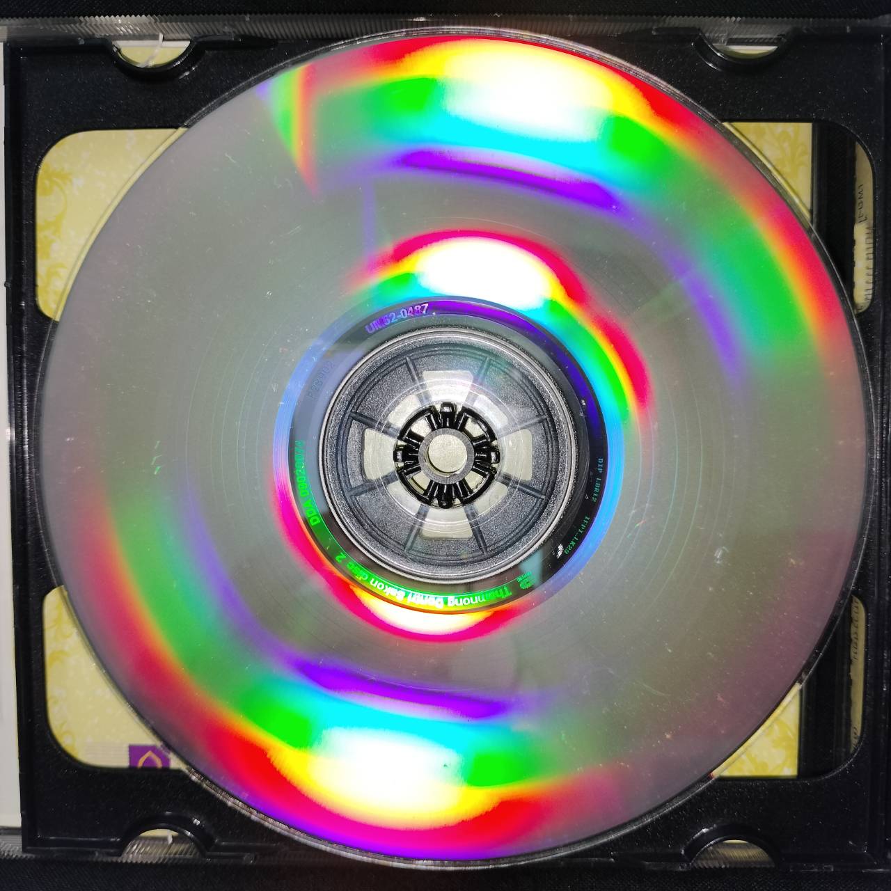 โรงเรียนจิตลดา – เพลงไทยในวรรณคดี ทำนองดนตรีสากล / 2CD / สันกล่องมีตำหนิเล็กน้อย / แผ่นดี