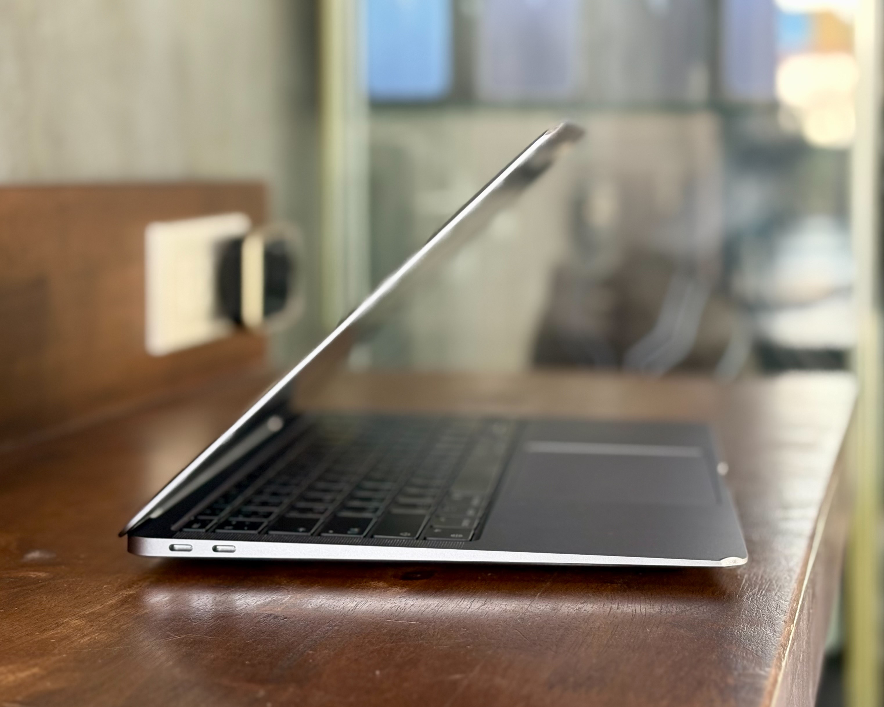 MacBook Air 13" (M1, 2020) 8/256GB Space Gray