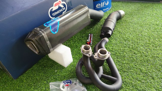 ท่อ Termignoni full system คอดำ สำหรับ Tmax 560 / 530 2017+ (For Exhibition only)